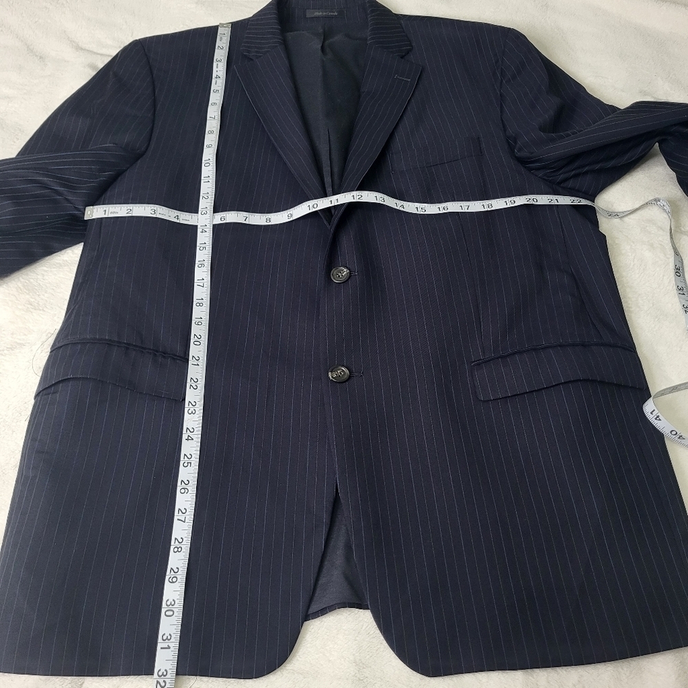 Lauren Ralph Lauren Dark Blue Striped Blazer. 44R - Picture 6 of 11